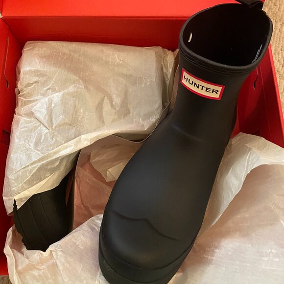 NEW IN BOX Hunter Black Play Short Boot Sz 10 - Picture 1 of 2